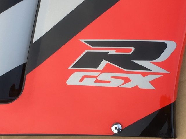 売約済み】GSX-R400Rの外装パーツが入荷しました。 - バイクパーツのジャンクボックス